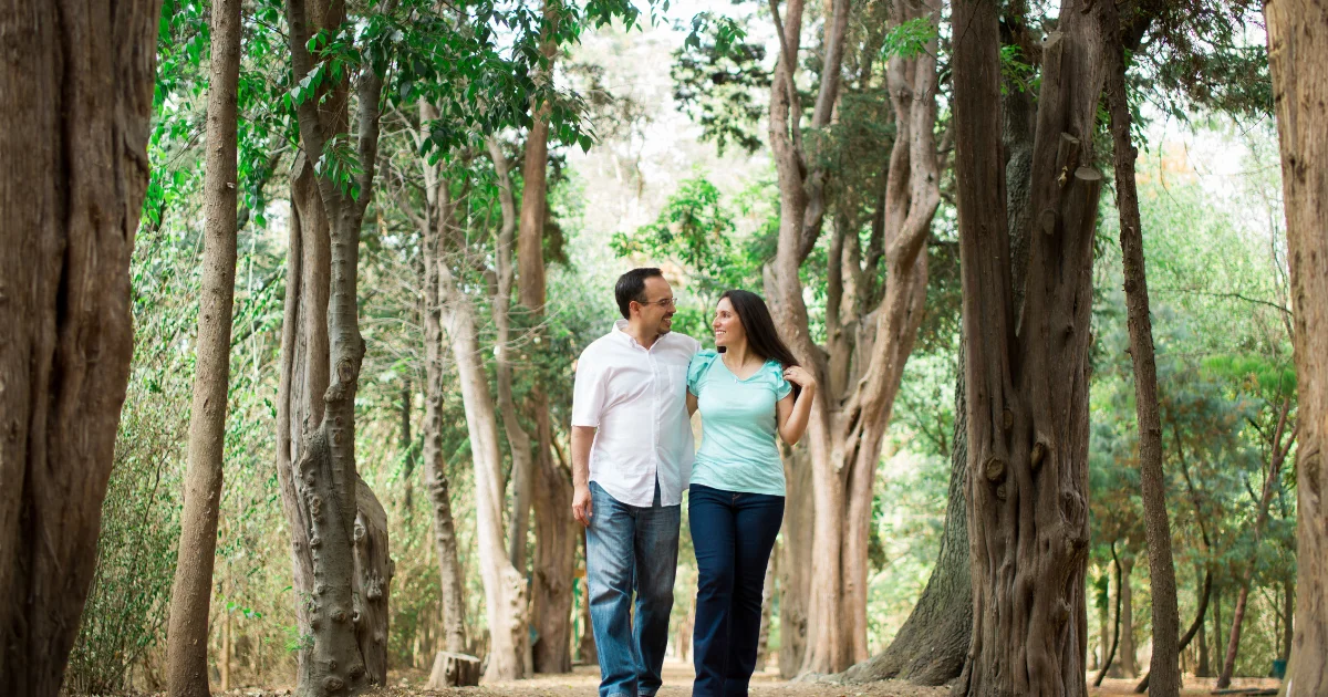 Vertrauen nach Affäre wieder aufbauen: Grenzen, Ehrlichkeit und langsame Schritte